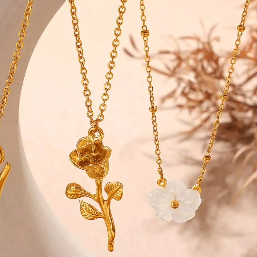 18K Gold-Plated Stainless Steel Flower Pendant Necklace