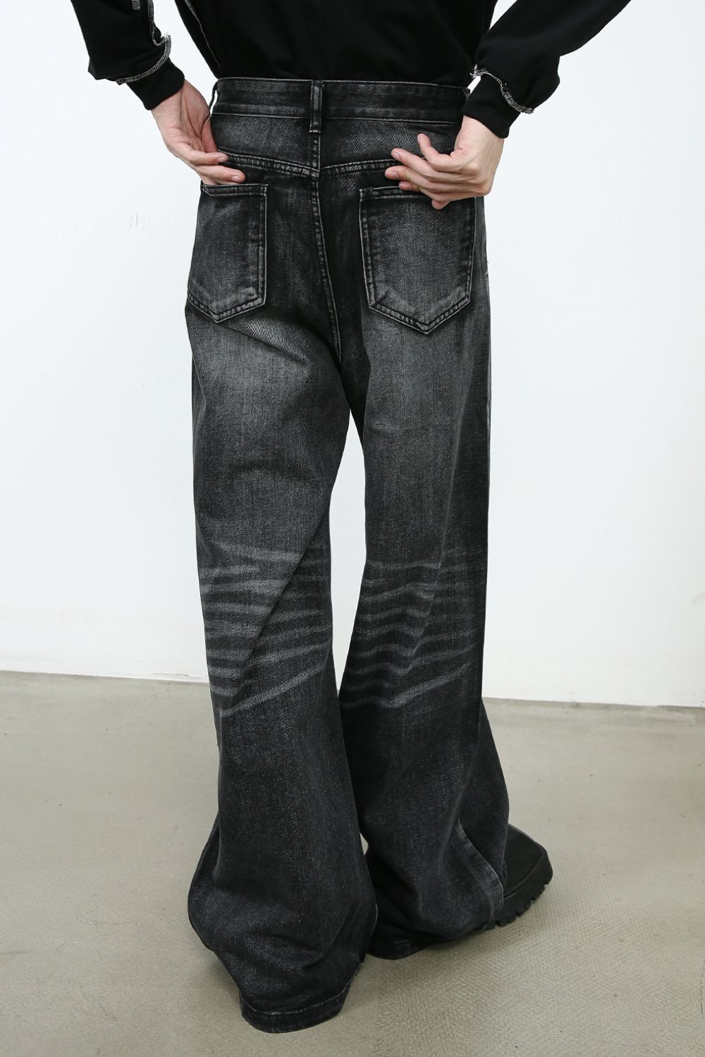 Men's Wide Leg Jeans with Pockets