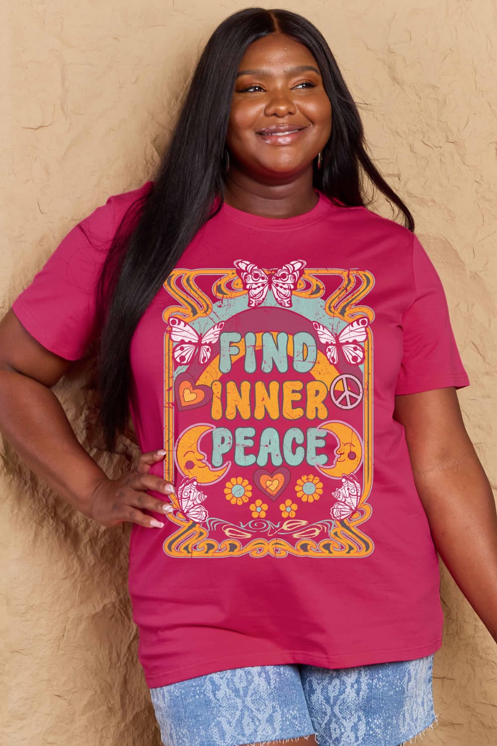 Graphic Cotton T-Shirt with "FIND INNER PEACE" print, worn by a smiling woman for a casual and positive style.