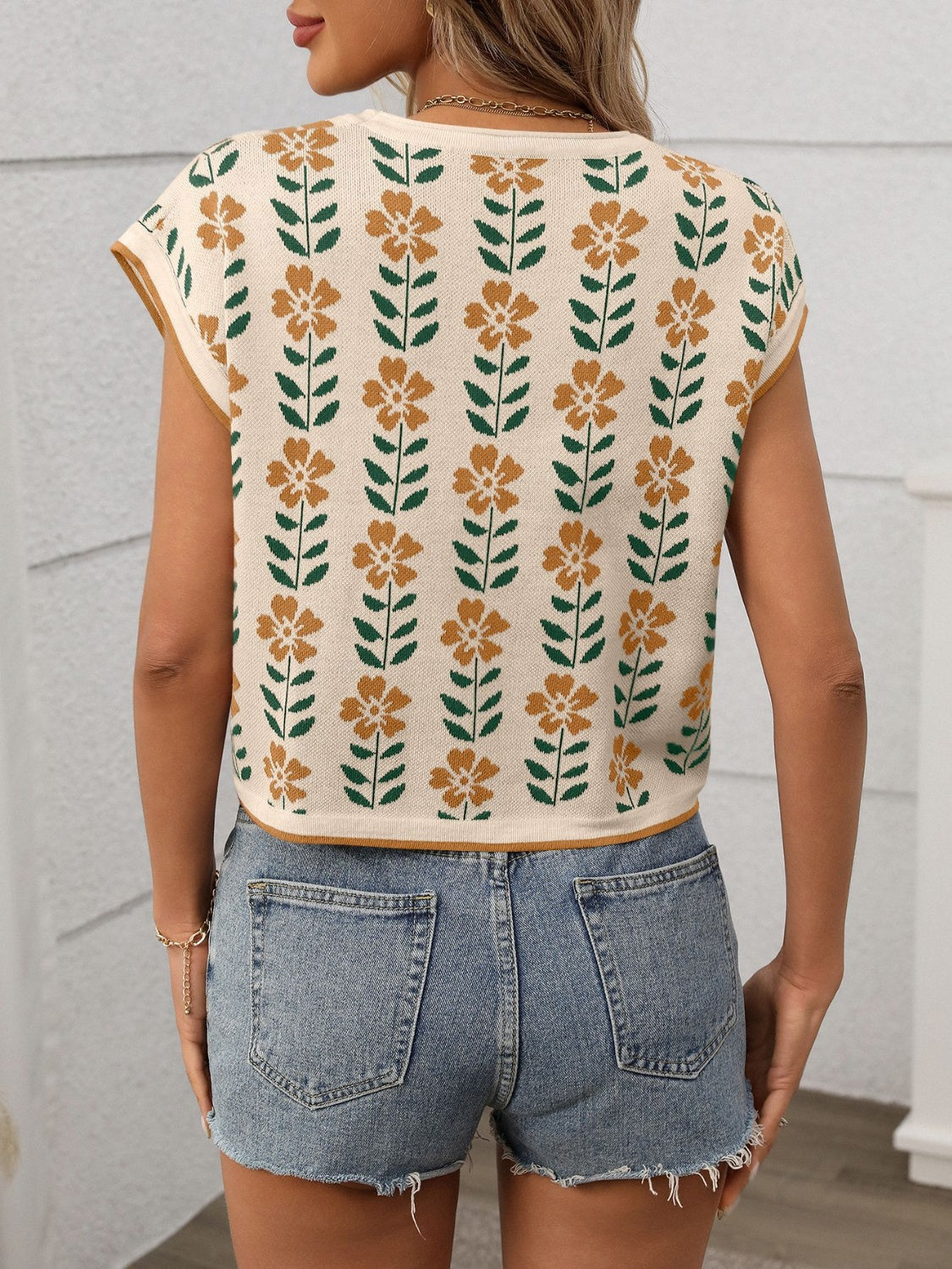 Flower Round Neck Short Sleeve Knit Top