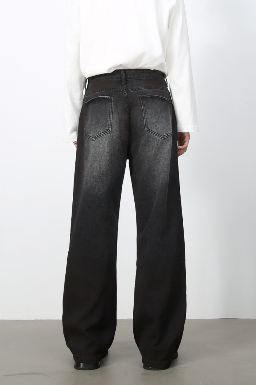 Men's Loose Fit Jeans with Pockets