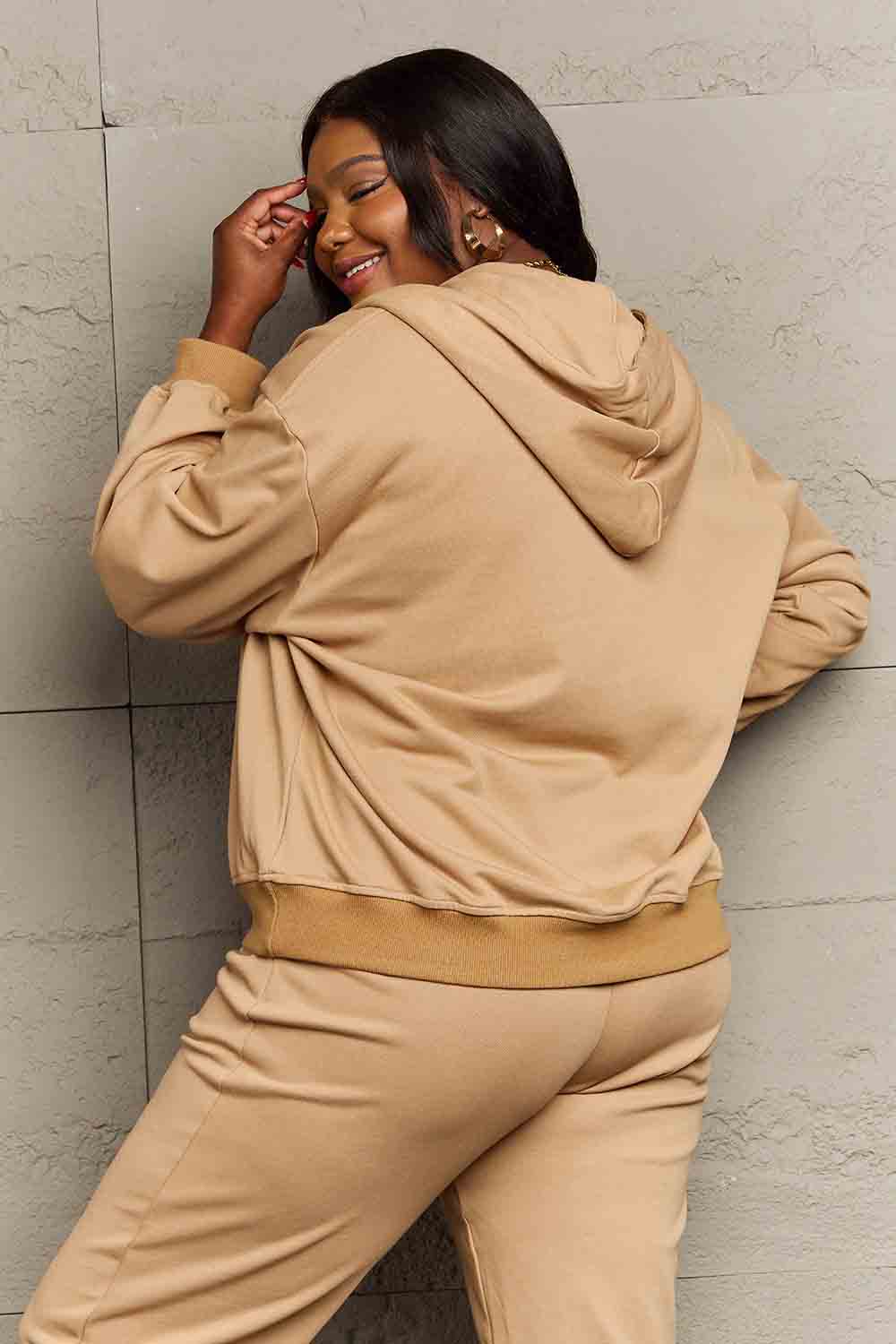 fb341a9fe2434b48bfdb644608dfa21c-Max